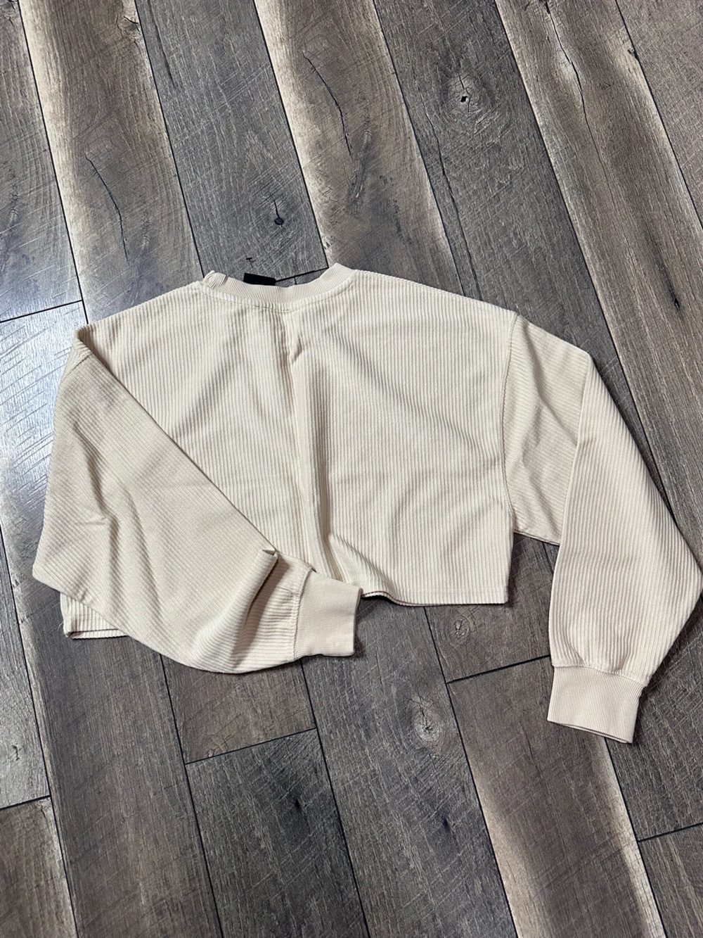 Mono B Ribbed Crop Pullover - Picture 6 of 7
